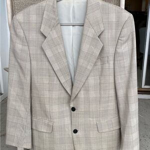 Cream Sport Coat with Windowpane Pattern and Notched Lapels